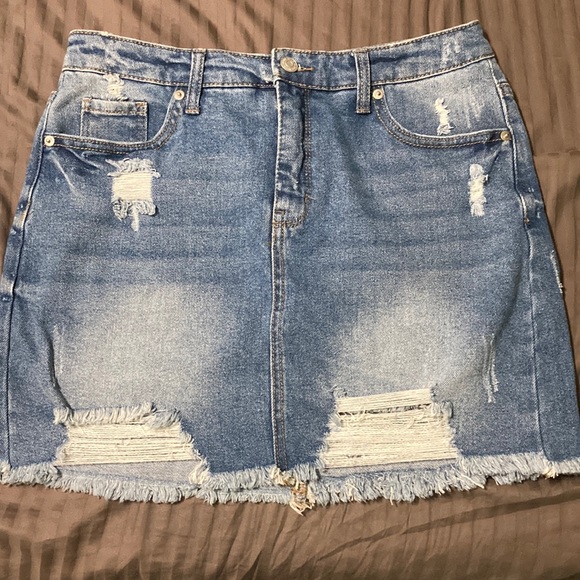 Wild Fable Denim Jean Mini Skirt Factory Distressed sz 9 - Picture 3 of 12